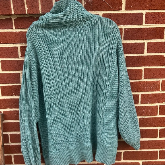 Brand New Turtleneck Sweater - Picture 3 of 3